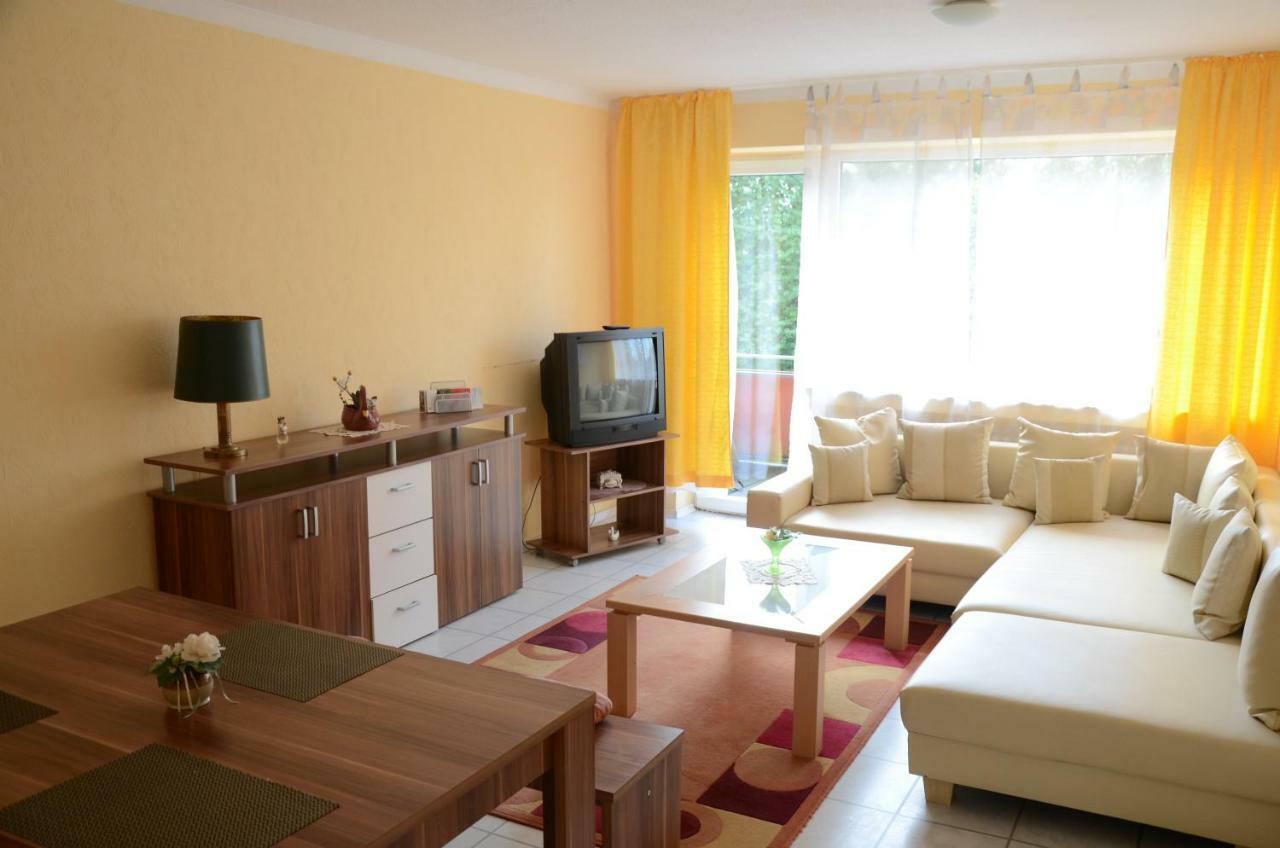 Ferienwohnungen In Moenchengladbach Екстер'єр фото
